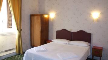 Doppelzimmer | Hochwertige Bettwaren, Minibar, Zimmersafe, Schreibtisch
