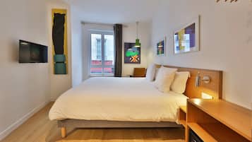 Premium bedding, in-room safe, desk, laptop workspace