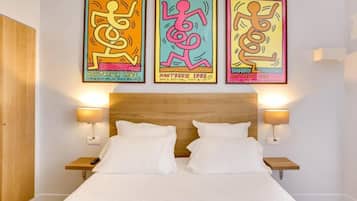 Chambre Double Confort | Literie de qualité supérieure, coffres-forts dans les chambres, bureau