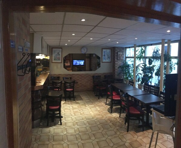 بار (في المنشاة)