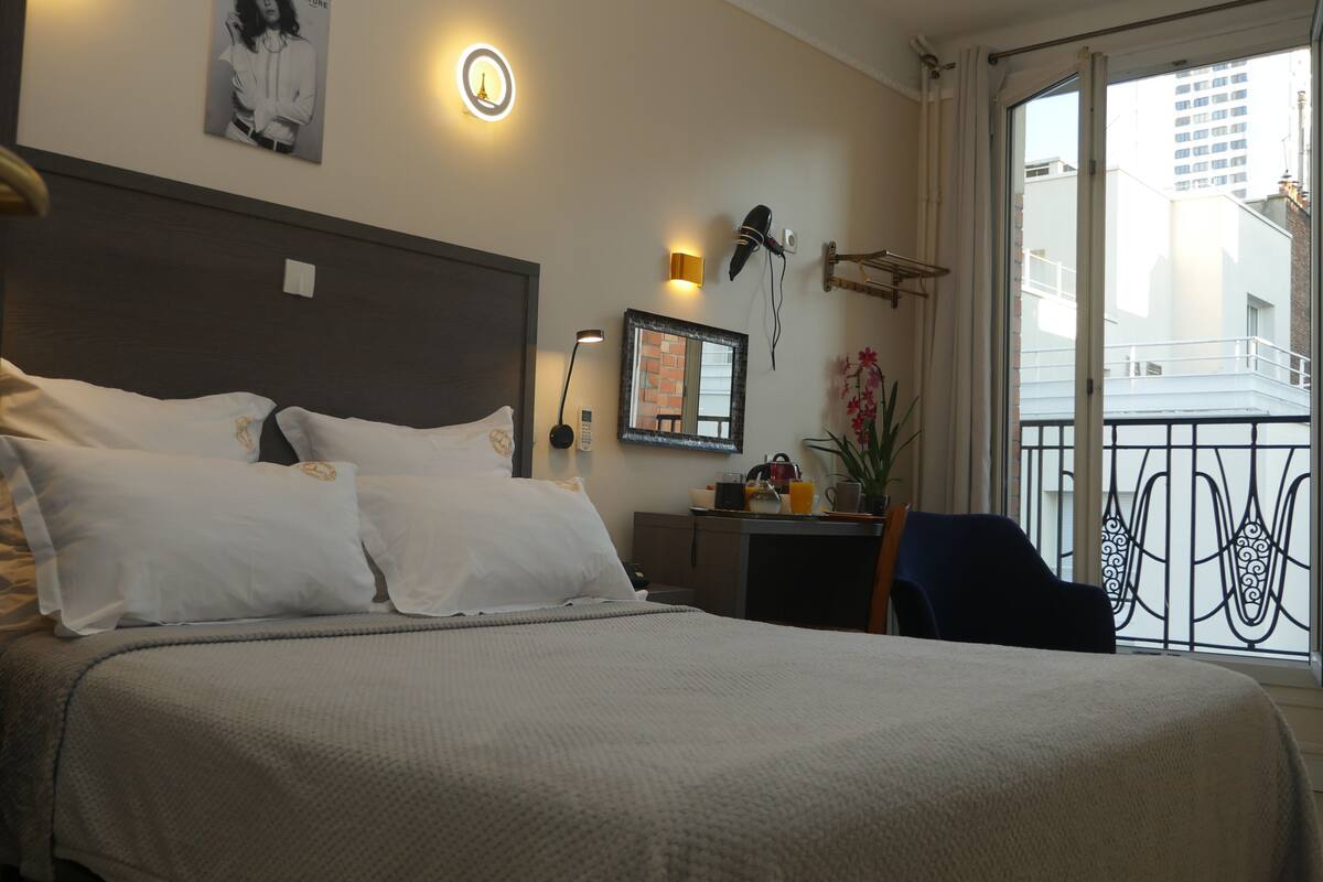 In-room safe, desk, laptop workspace, free WiFi