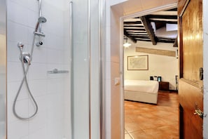 公寓 (3 pax-Third Floor) | 浴室淋浴
