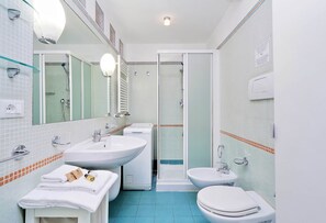 Chambre (5 pax) | Salle de bain