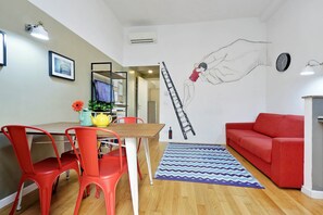Habitación (5 pax) | Cocina básica privada | Frigorífico, microondas, cafetera o tetera y trona infantil