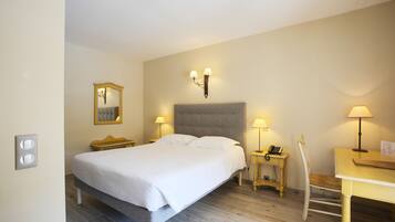 Een kluis op de kamer, individueel gedecoreerd, individueel gemeubileerd