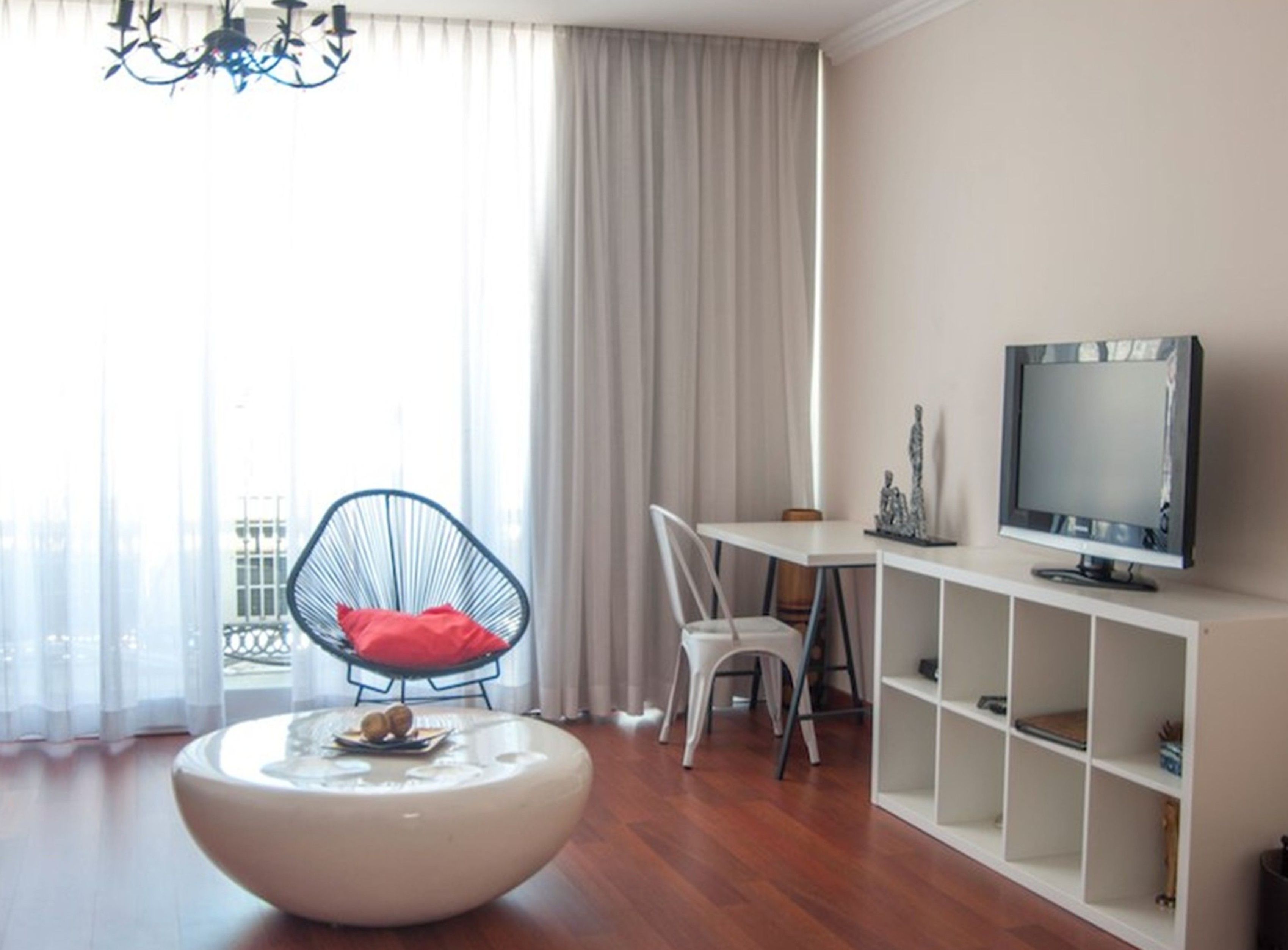 1 chambre, matelas Select Comfort, minibar, décoration personnalisée