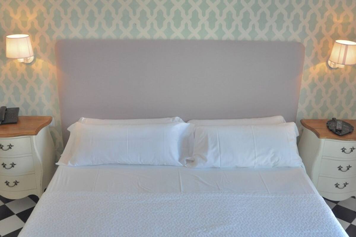 Quarto casal standard | 1 quarto, camas Select Comfort, frigobar, escrivaninha