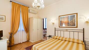 Superior Double or Twin Room | Minibar, in-room safe, free WiFi, bed sheets