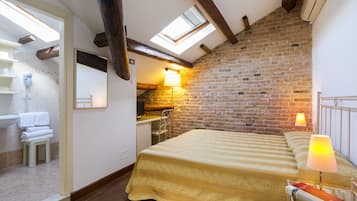 Chambre Double Standard | Minibar, coffres-forts dans les chambres, Wi-Fi gratuit, draps fournis