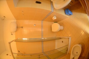 Chambre Triple | Salle de bain