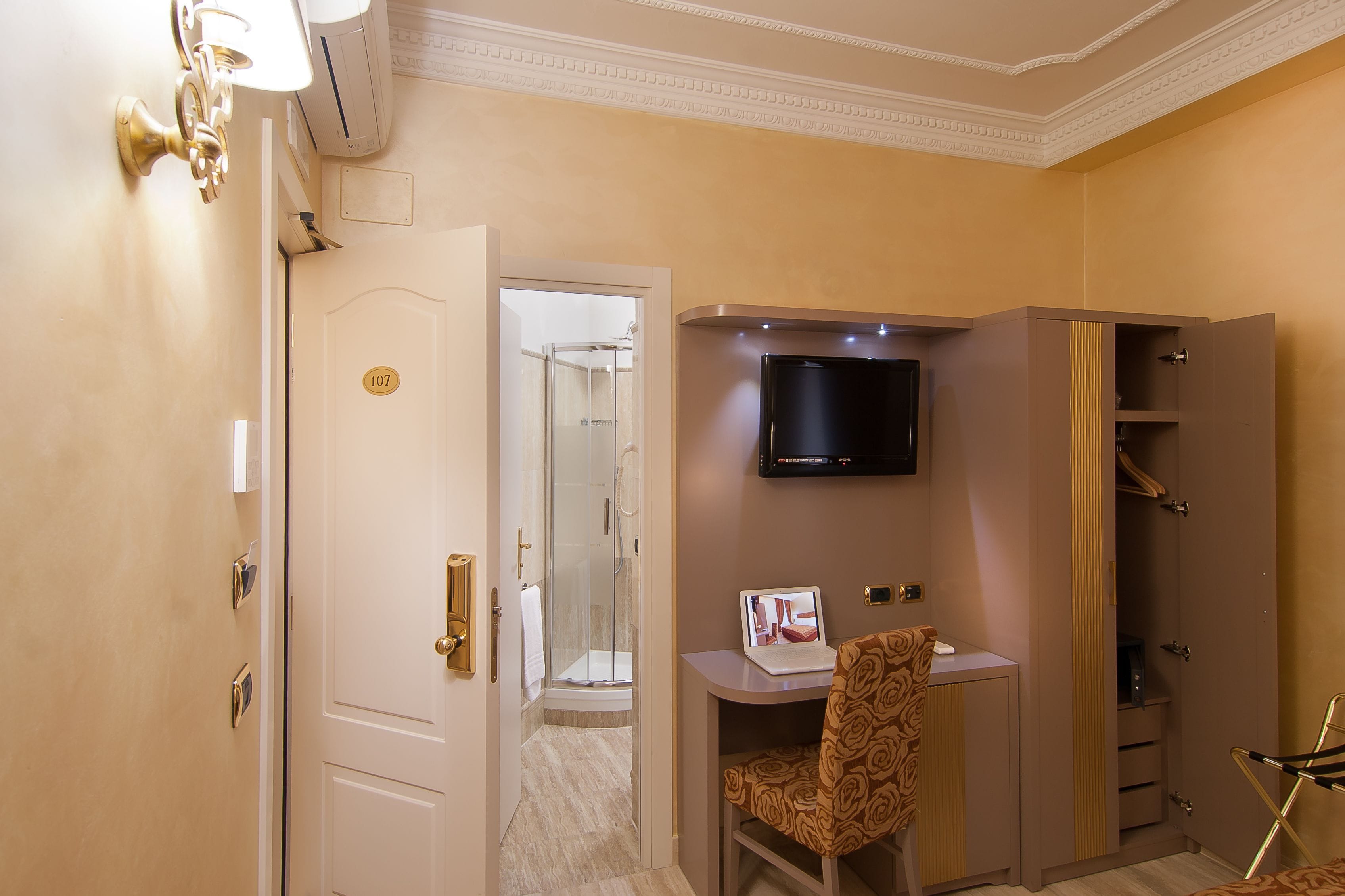 double or twin room | room amenity