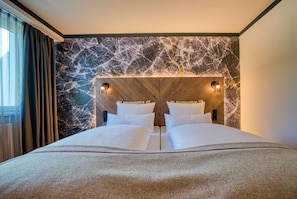 Hypo-allergenic bedding, minibar, in-room safe, desk - Plaza INN Salzburg Messe (Salzburg)