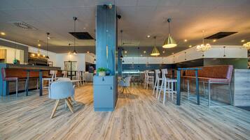 TĂ€gliches FrĂŒhstĂŒcksbuffet (22.90 EUR pro Person)