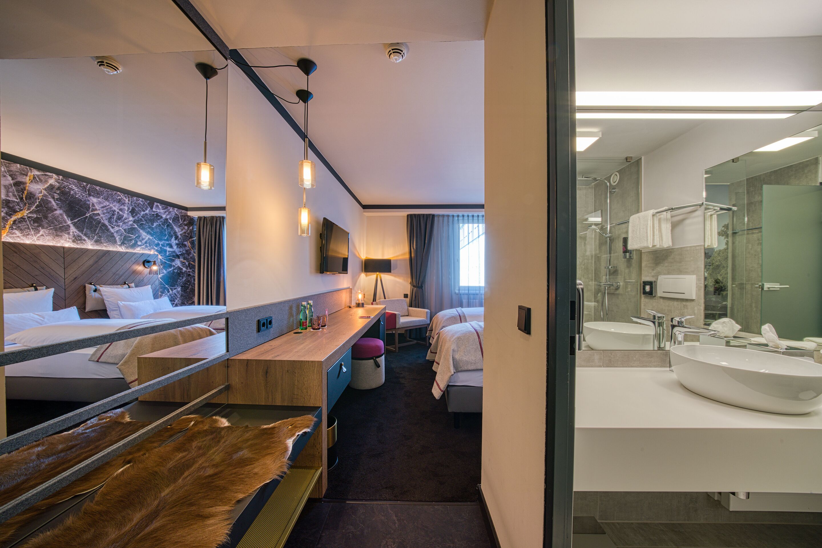 43-inch flat-screen tv with satellite channels, tv