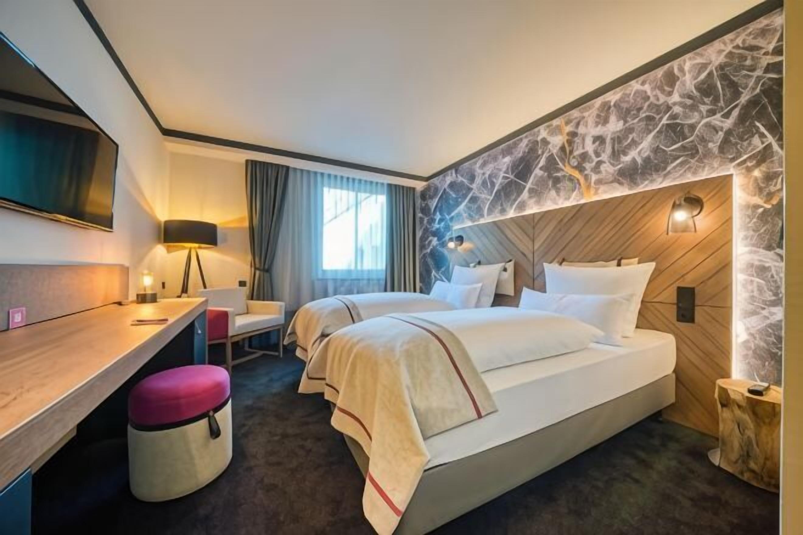 Hypo-allergenic bedding, in-room safe, desk, soundproofing