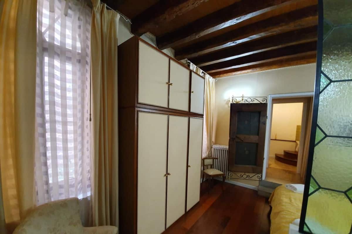 Comfort Suite | 1 bedroom, Egyptian cotton sheets, down comforters, in-room safe