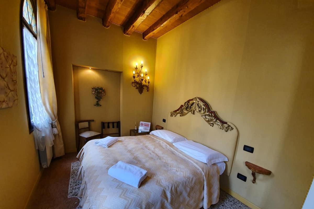 Junior Suite (3 pax) | 1 bedroom, Egyptian cotton sheets, down comforters, in-room safe