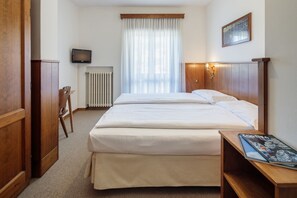 Desk, free WiFi, bed sheets - Hotel Al Larin (Cortina d'Ampezzo)