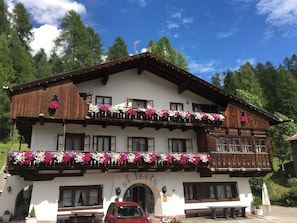 Property entrance - Hotel Al Larin (Cortina d'Ampezzo)