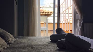 Minibar, blackout drapes, free WiFi
