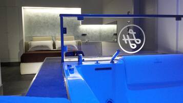 Suíte superluxo, 1 cama King, banheira de hidromassagem | Banheira de hidromassagem particular