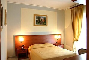 Frette Italian sheets, premium bedding, minibar, desk