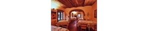 Breakfast, lunch and dinner served - Hotel Le Vigne (Radda in Chianti)