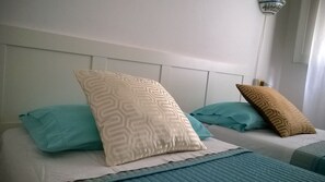 Standard Double Room with External Bathroom Private Use | In-room safe, individually decorated, individually furnished, desk - Leonardo's Rooms (Pontassieve)