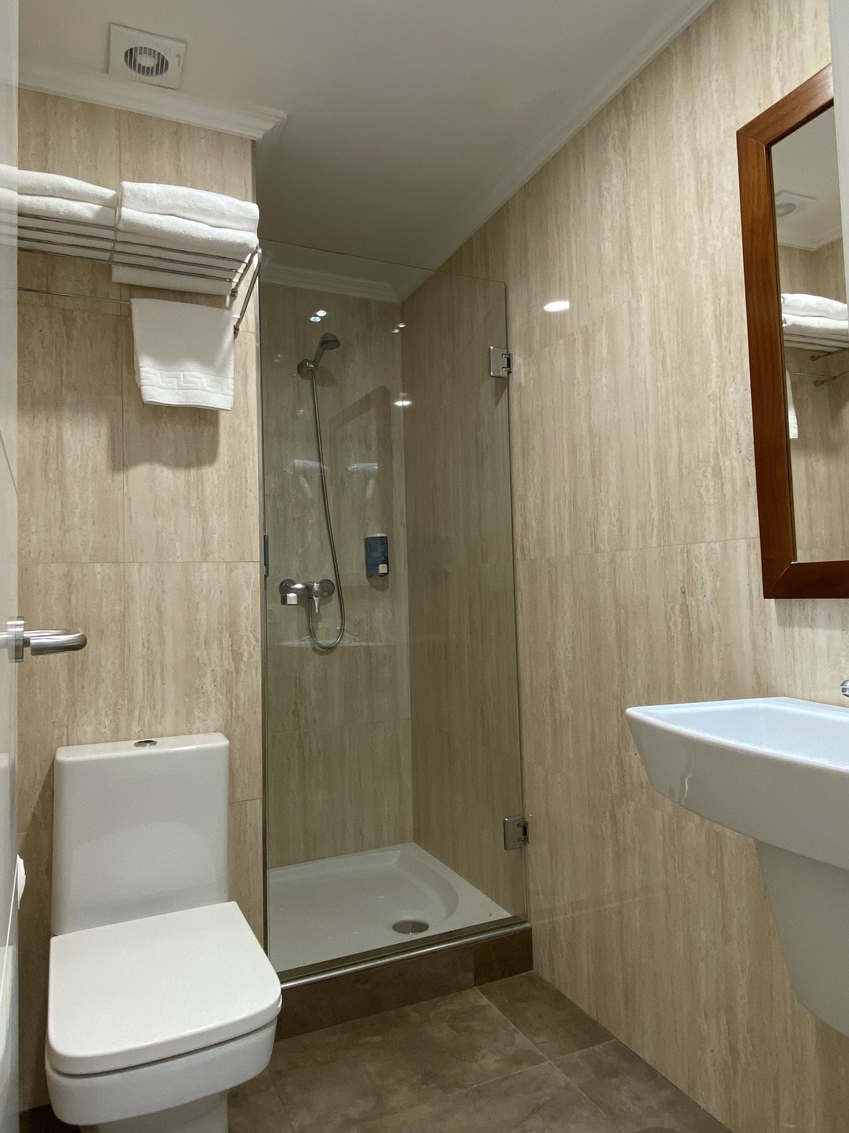 rainfall showerhead, free toiletries, hair dryer, bidet