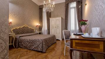 Tallelokero huoneessa, äänieristys, ilmainen Wi-Fi, vuodevaatteet