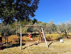 Children’s play area – outdoor