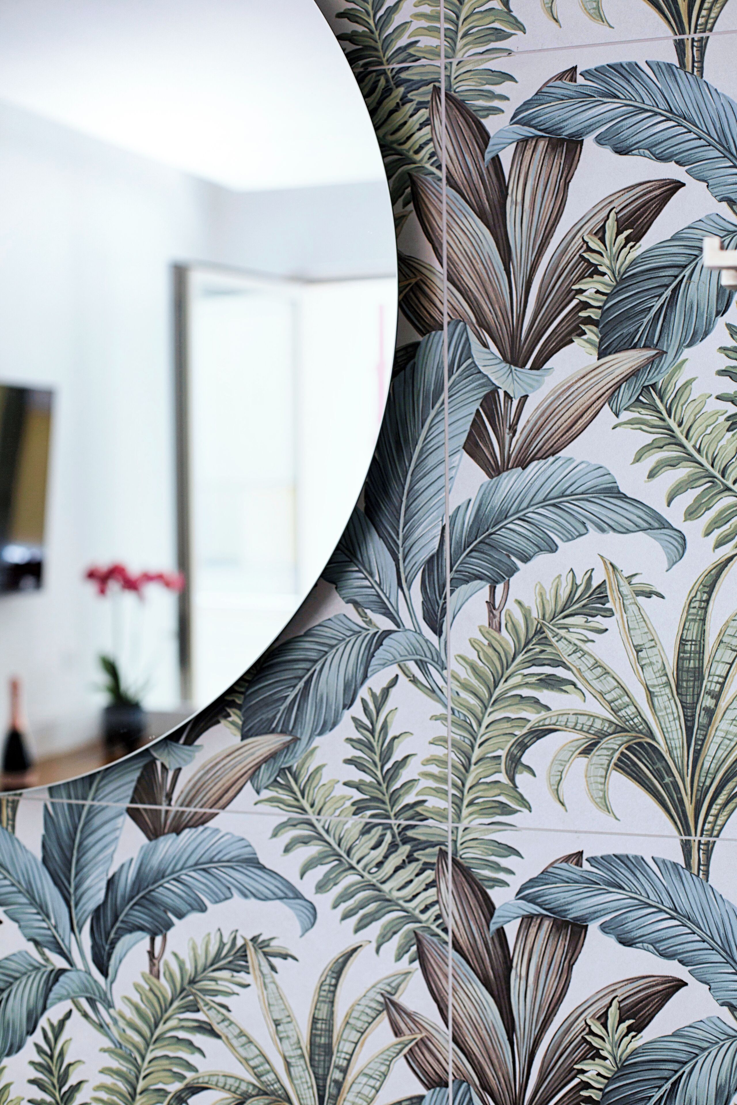 deluxe suite | premium bedding, down duvets, in-room safe, desk