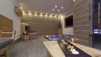 Indoor spa tub