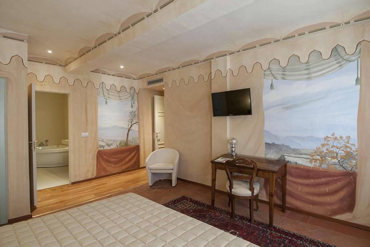 superior double room | 1 bedroom, minibar, in-room safe, desk