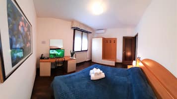 Comfort Double Room, 1 Bedroom, Pool Access, Garden View | Premium bedding, down duvets, minibar, desk