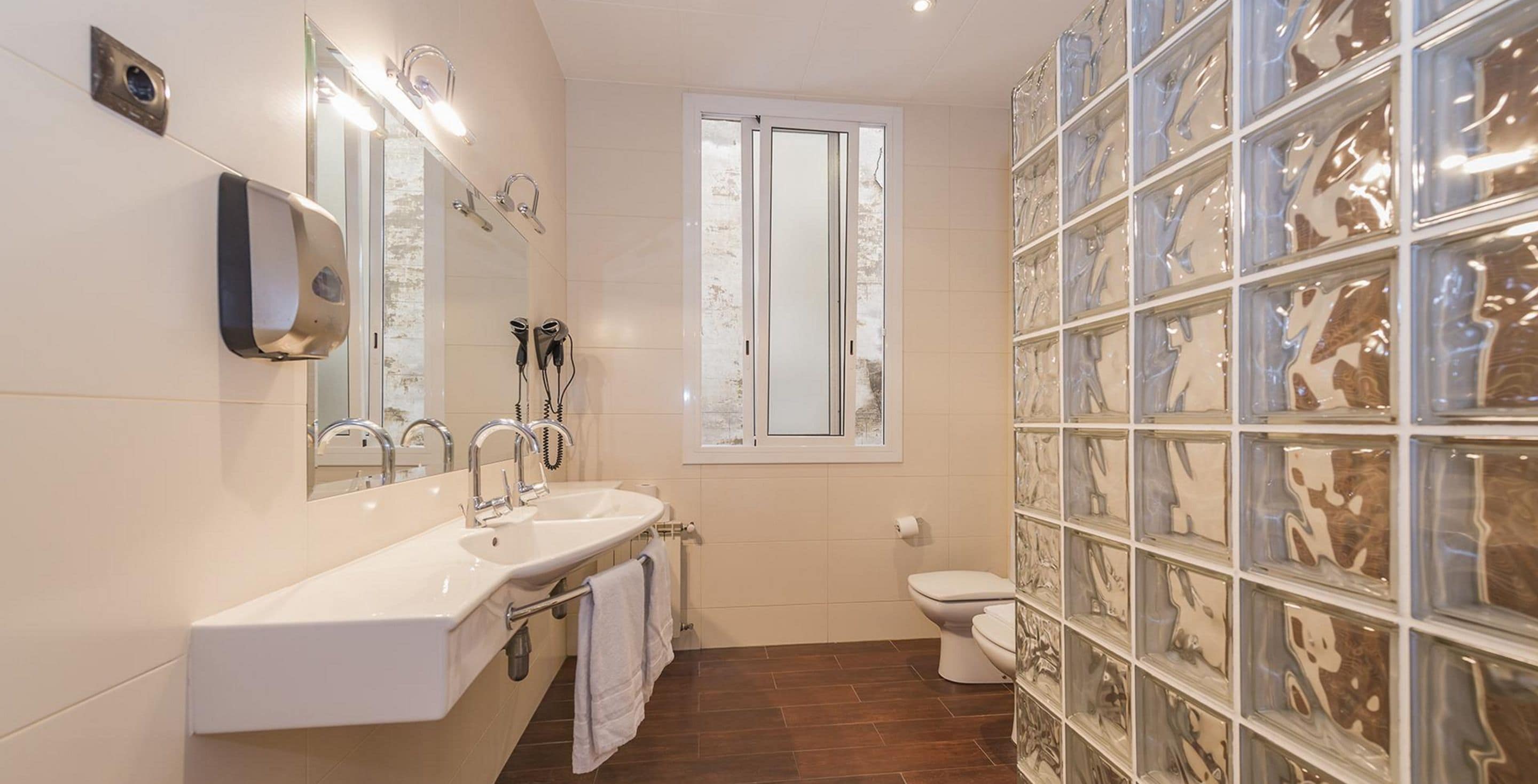 Foto - Hostal Girona