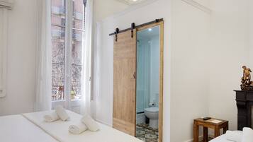 Chambre Triple Supérieure, salle de bains privée (balcón)