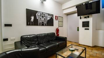 Apartment, 2 Schlafzimmer, mit Bad (6 pax) | Wohnbereich | Flachbildfernseher