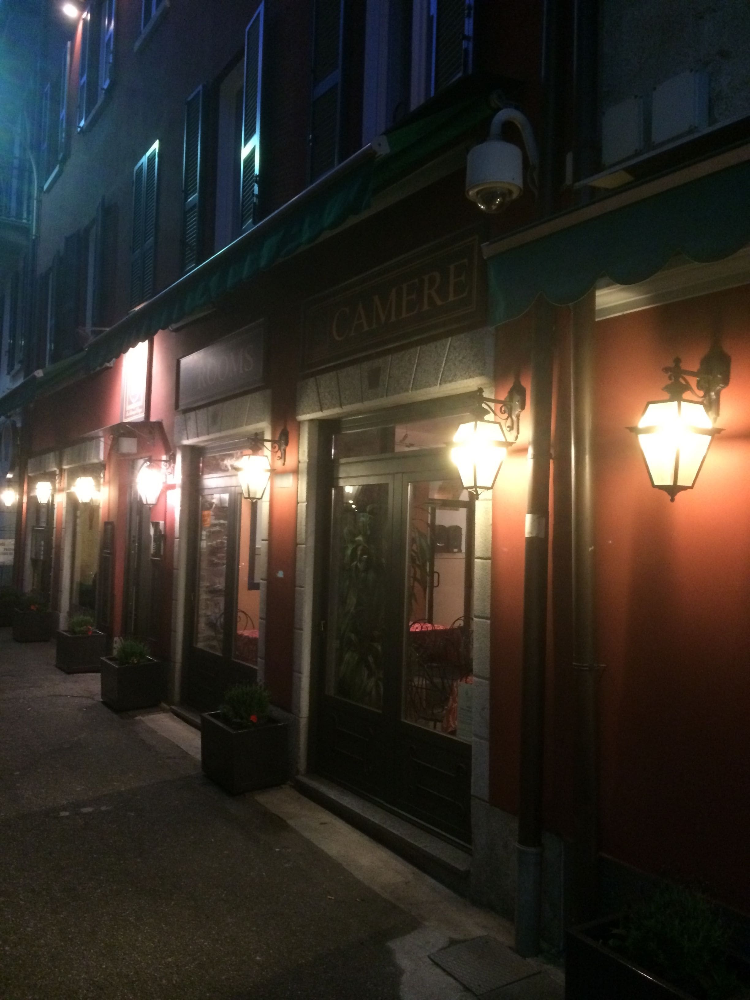 Photo - In Riva Al Lago