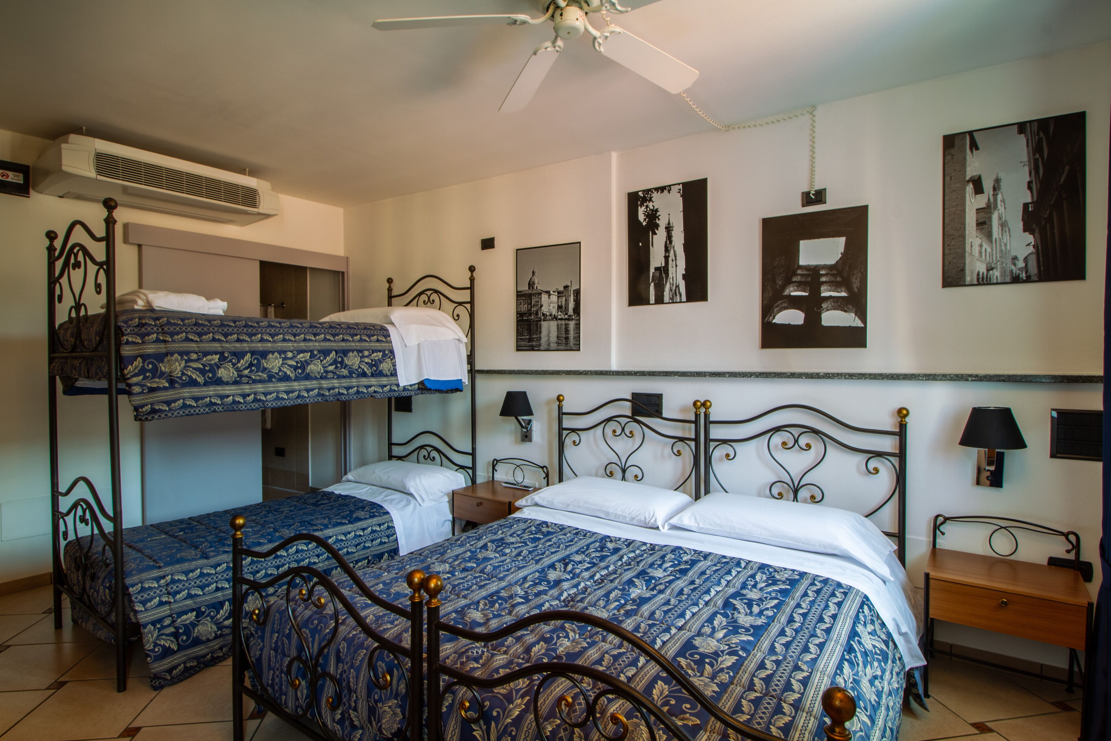 Photo - In Riva Al Lago