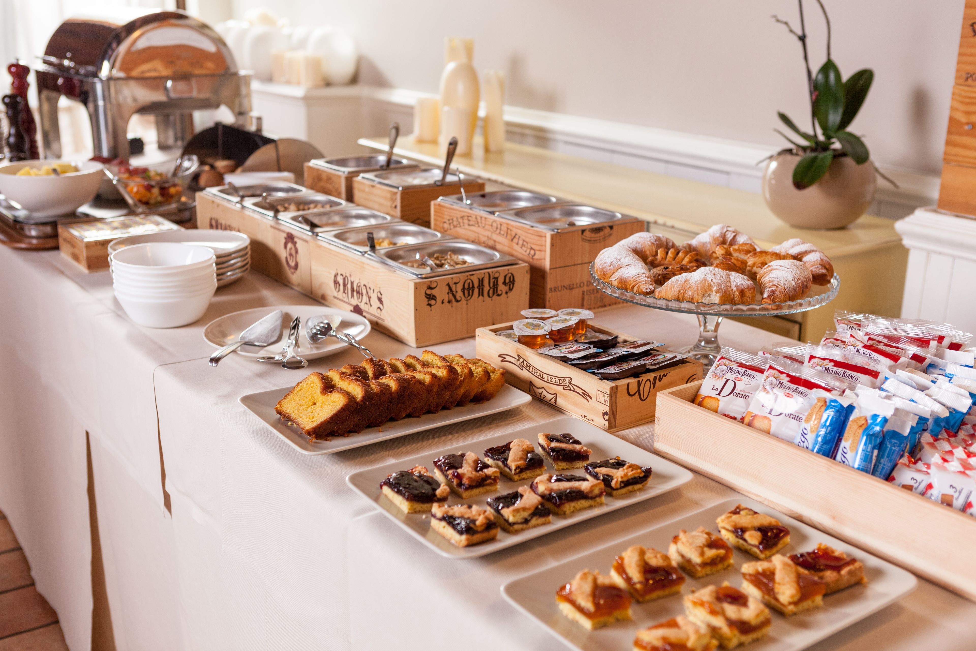 Daily buffet breakfast (EUR 10 per person)