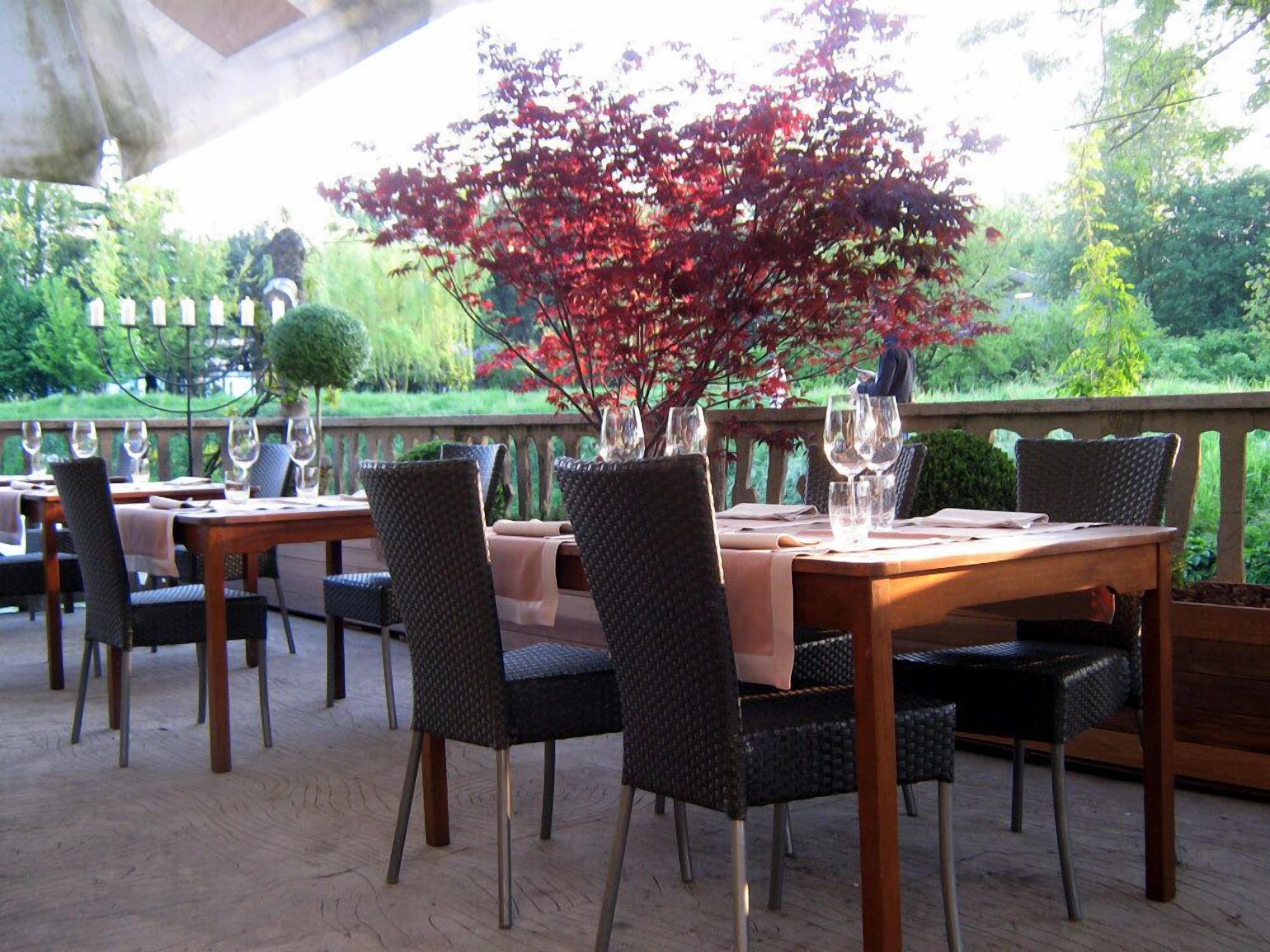 Mittagessen und Abendessen, Speisen im Freien 