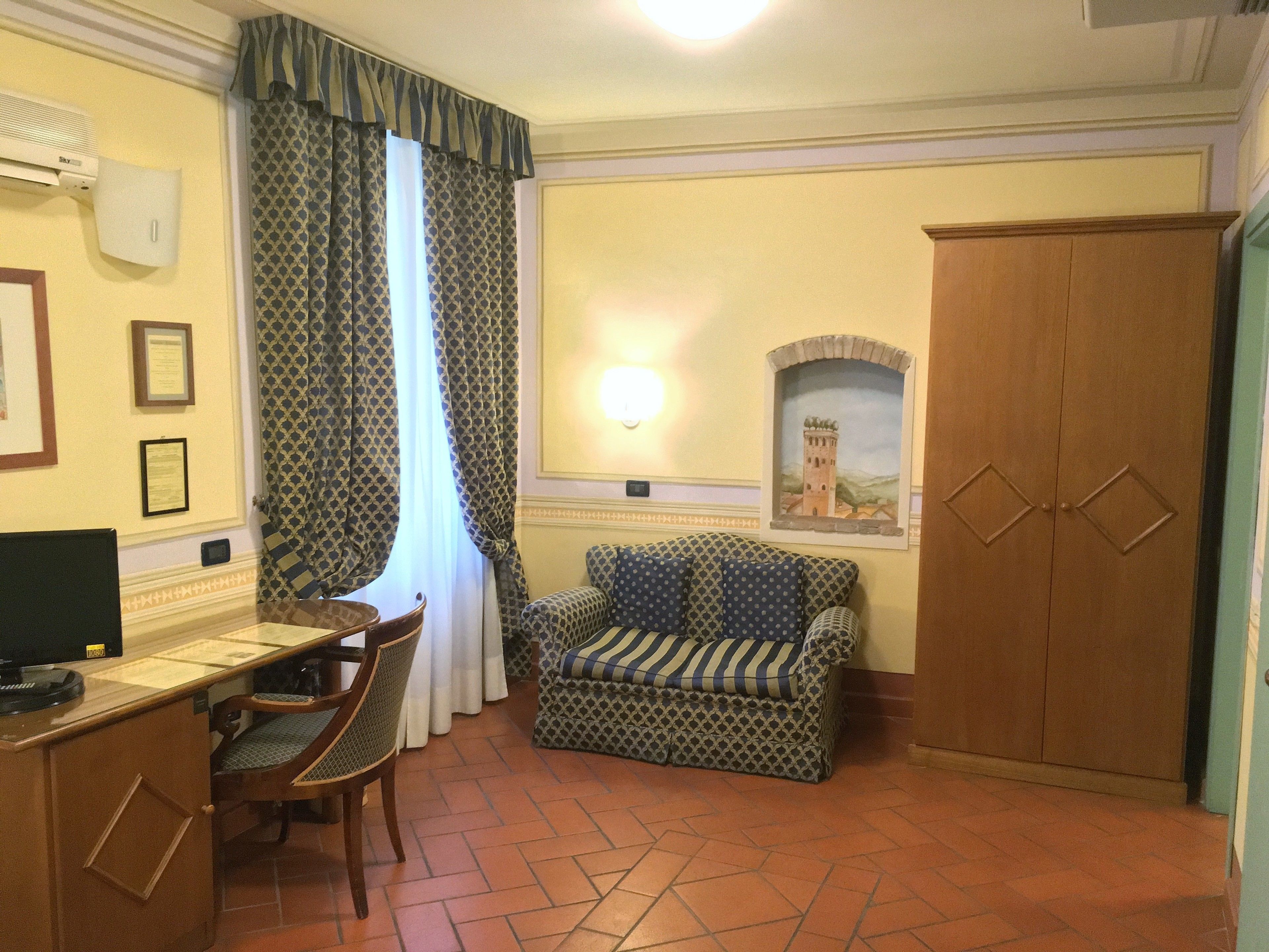 double or twin room, annex building | down duvets, minibar, in-room safe, desk