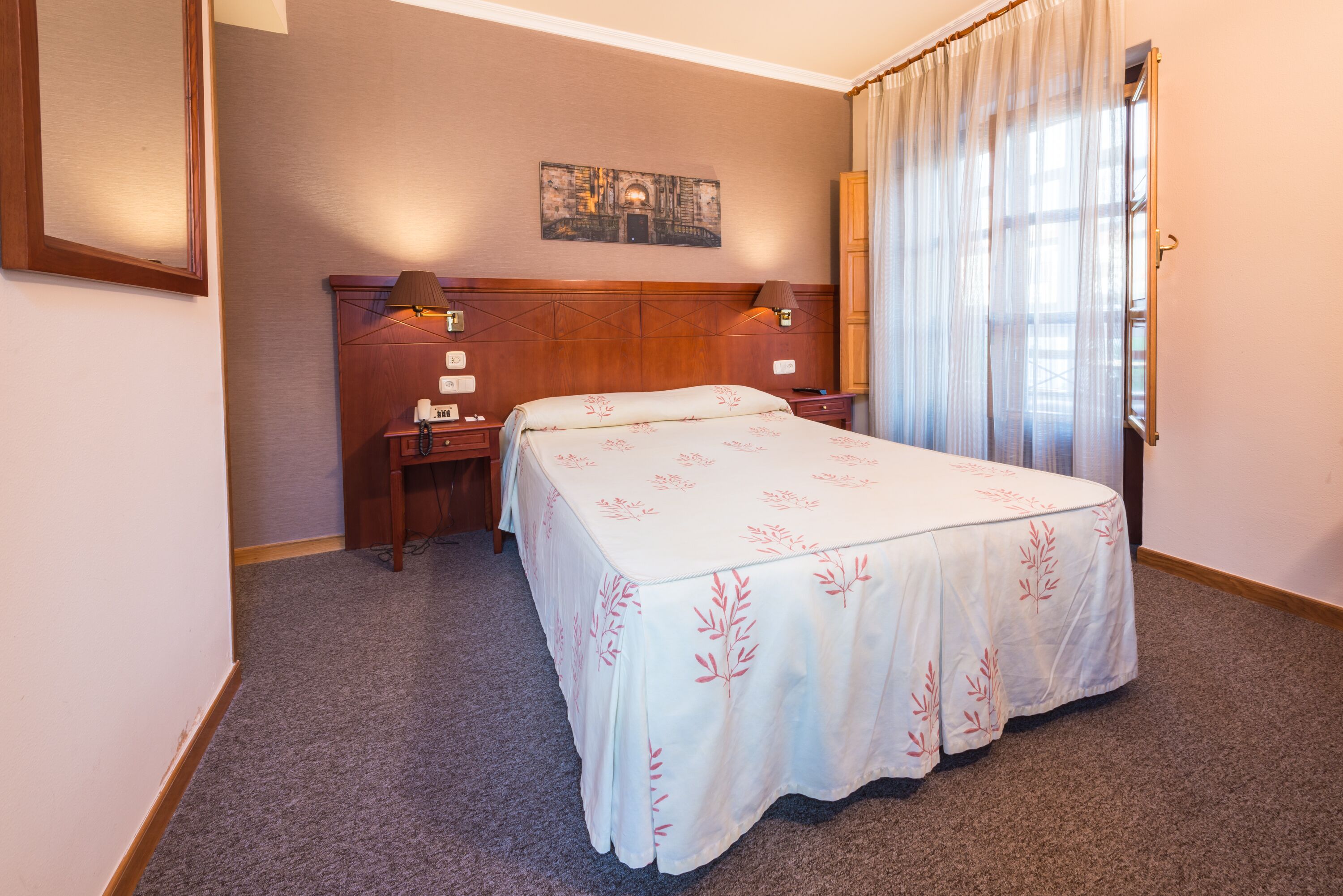 single room | in-room safe, desk, soundproofing, iron/ironing board