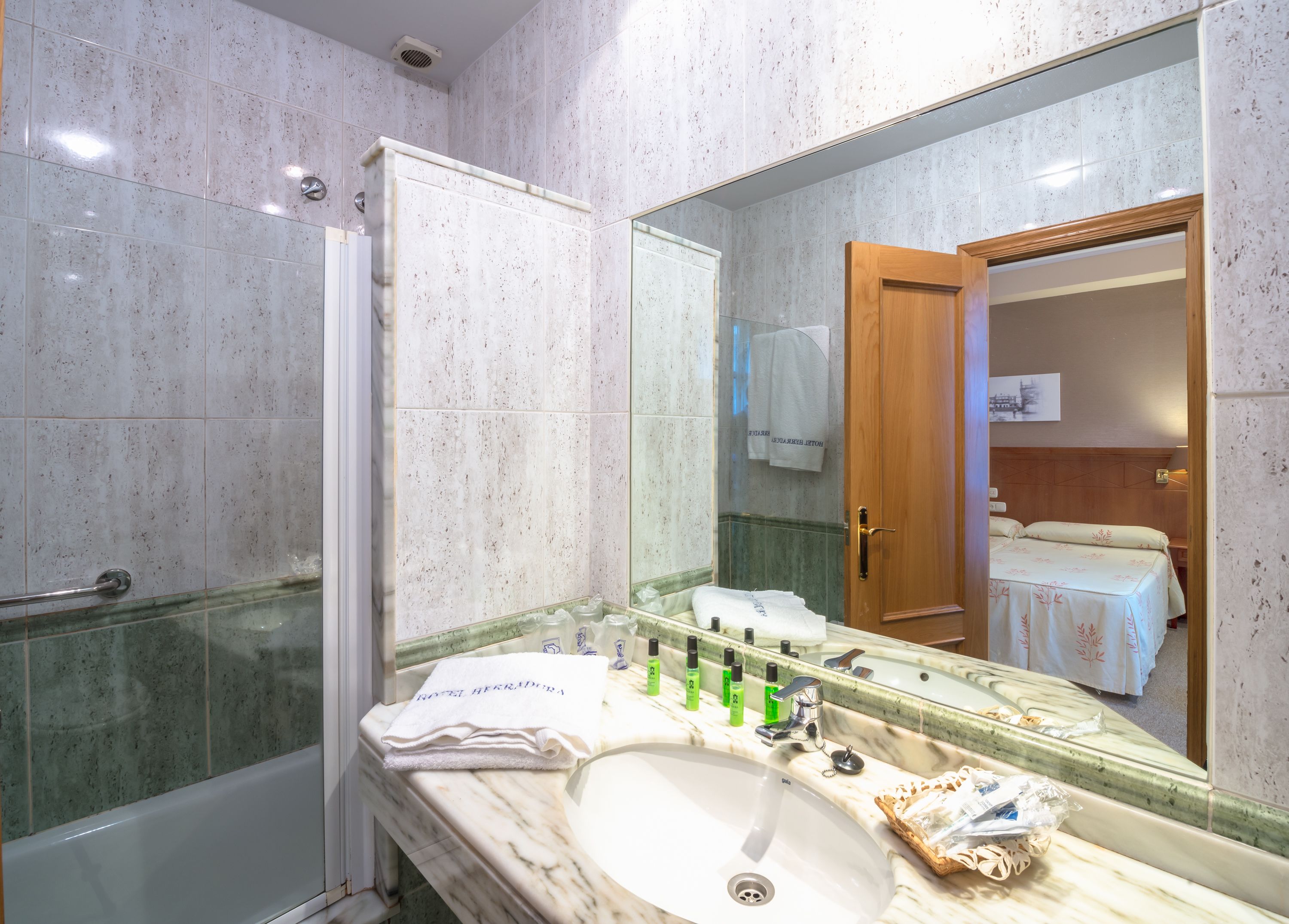 double room | bathroom | free toiletries, hair dryer, towels