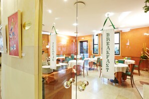 包含每日全套早餐