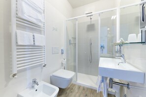 Ducha y cabezal de ducha tipo lluvia