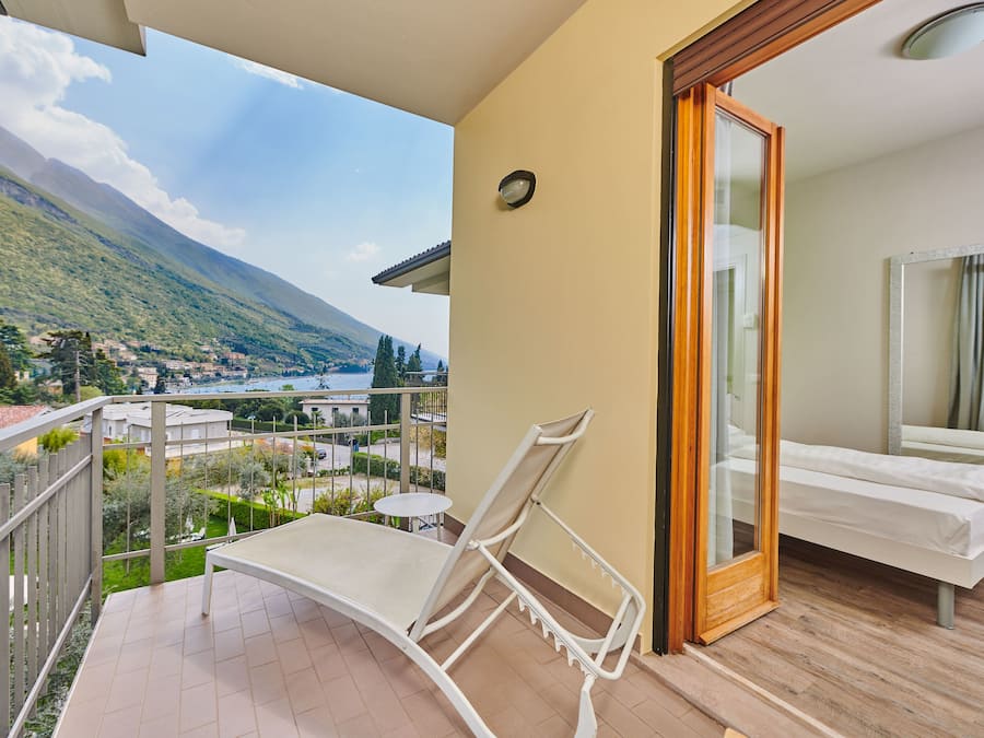 Chambre Simple, 1 grand lit 1 place, terrasse, vue montagne | Vue de la chambre