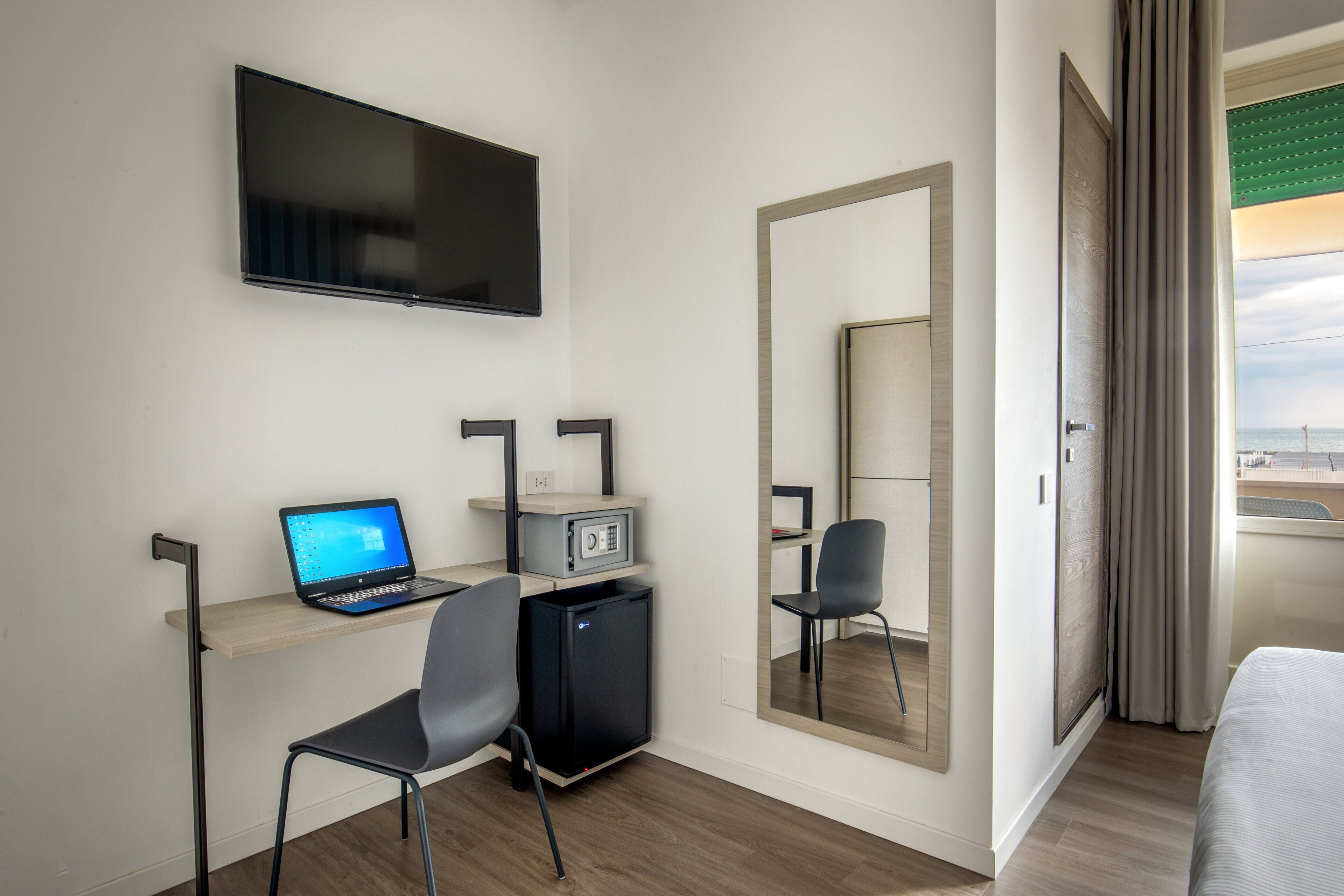 triple room, sea view | 1 bedroom, memory-foam beds, in-room safe, desk