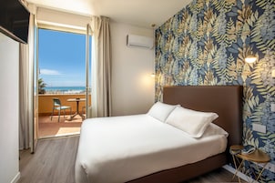 Memory-foam beds, in-room safe, desk, iron/ironing board (on request)